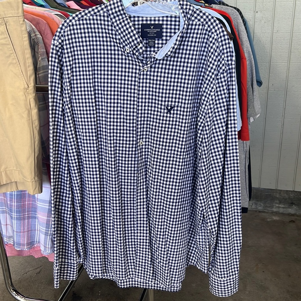 Gently used American eagle XXL long sleeve button down shirt